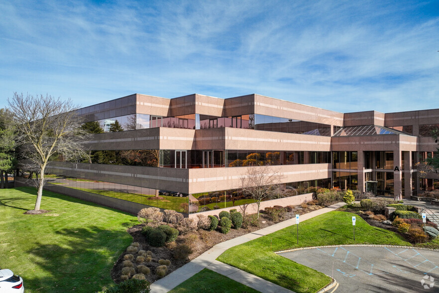 300 Interpace Pky, Parsippany, NJ for lease - Building Photo - Image 1 of 7