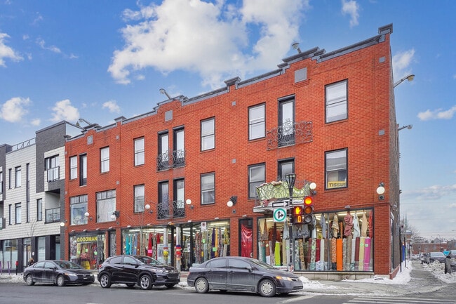 Plus de détails pour 7266-7288 Rue St-Hubert, Montréal, QC - Multi-résidentiel à vendre