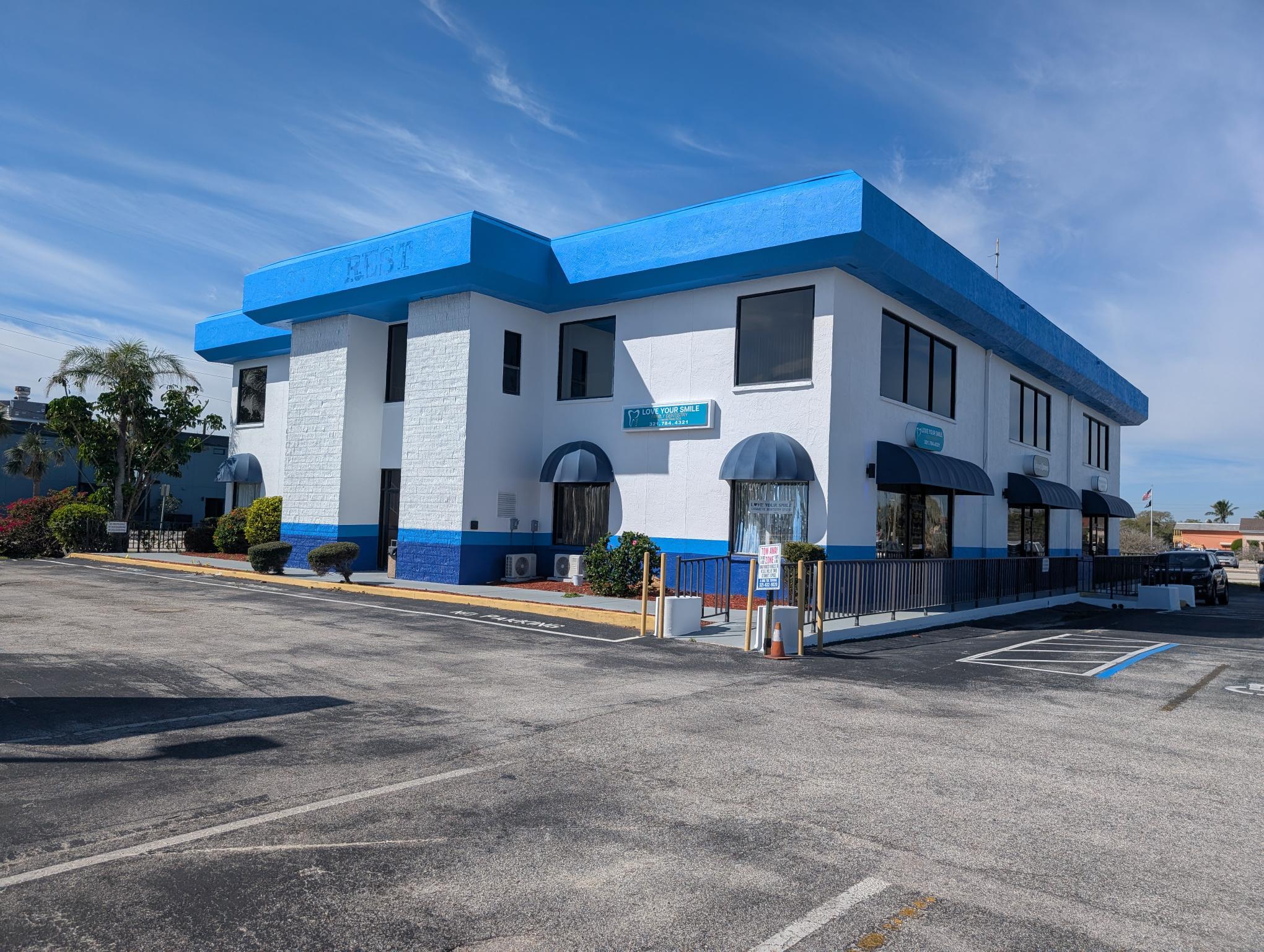 503 N Orlando Ave, Cocoa Beach, FL à louer Photo du bâtiment- Image 1 de 7