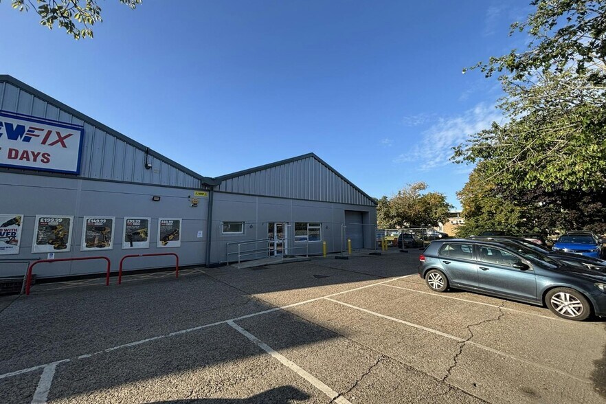 17-20 Hampstead Ave, Mildenhall à louer - Photo du bâtiment - Image 1 de 5