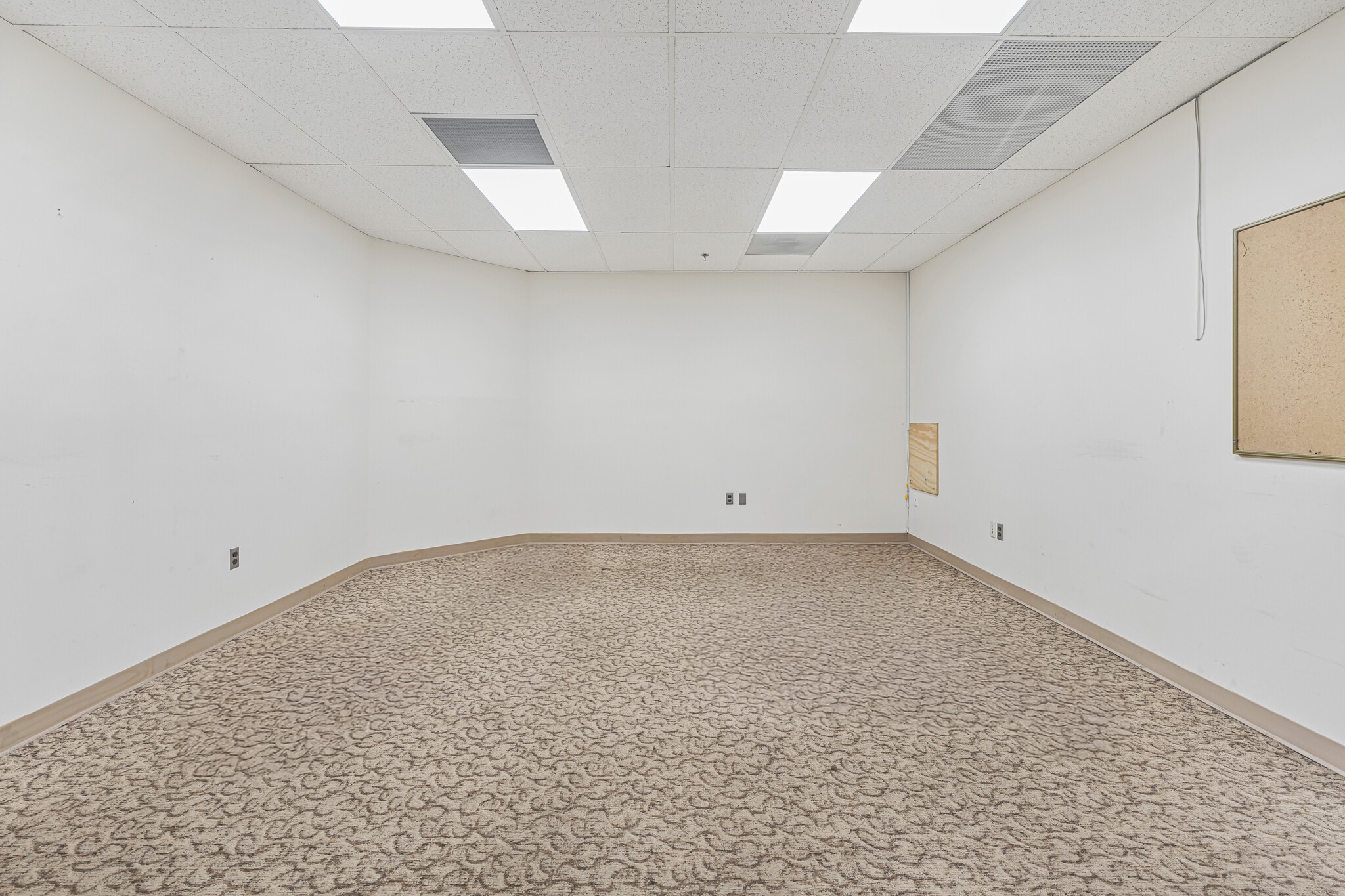 91 New England Ave, Piscataway, NJ for lease Interior Photo- Image 1 of 9