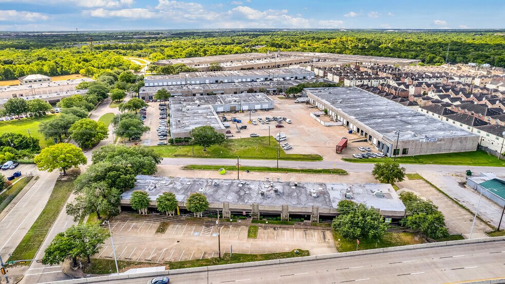 3620 Willowbend Blvd, Houston, TX à louer - Photo du bâtiment - Image 3 de 7