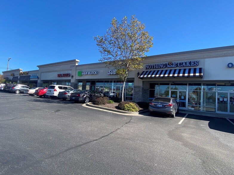 2348-2358 Nicholasville Rd, Lexington, KY à louer - Photo du bâtiment - Image 3 de 11