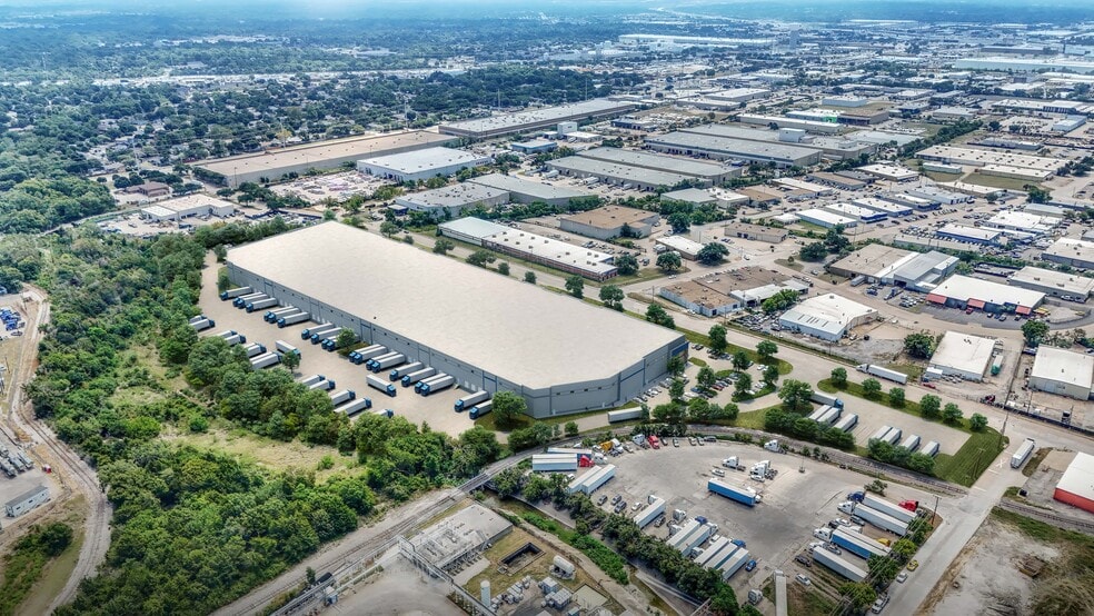 2801 Wood Dr, Garland, TX for lease - Building Photo - Image 3 of 6