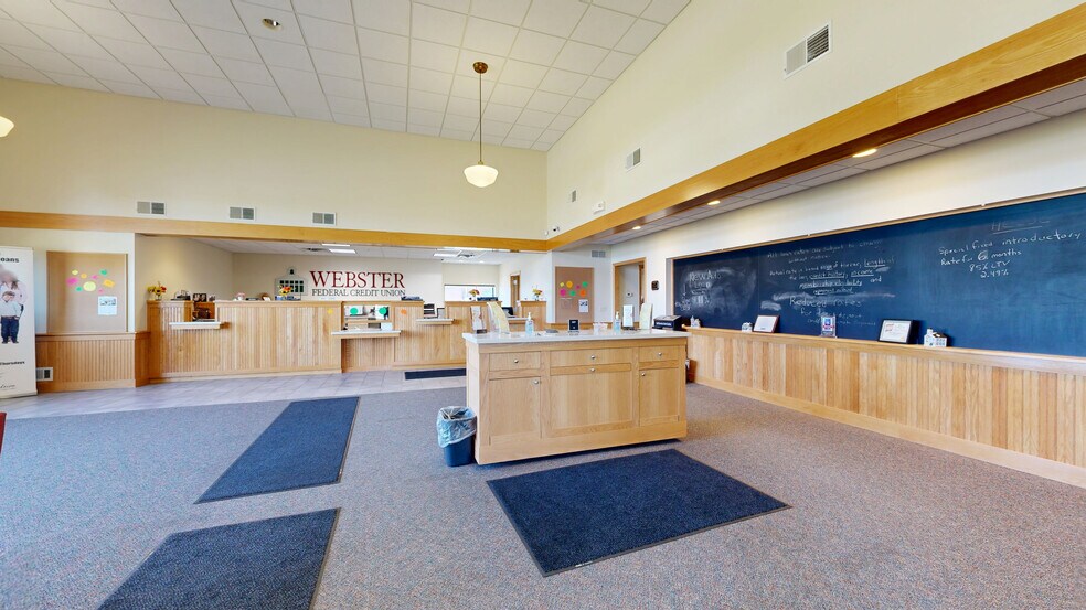 815 Ridge Rd, Webster, NY à louer - Numérisation 3D de Matterport - Image 2 de 14