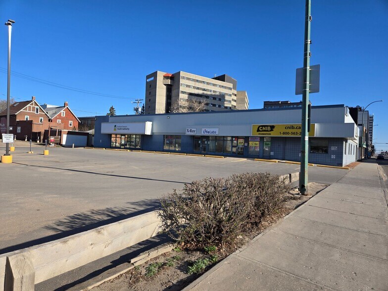 2160 Broad St, Regina, SK à louer - Photo du bâtiment - Image 2 de 3