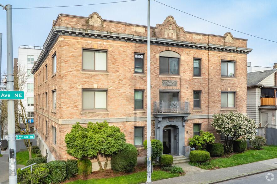 5003 15th Ave NE, Seattle, WA à vendre - Photo du bâtiment - Image 2 de 4