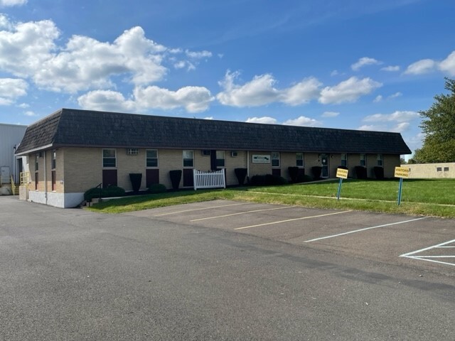 30 Industrial Dr, Warminster, PA for lease Building Photo- Image 1 of 4