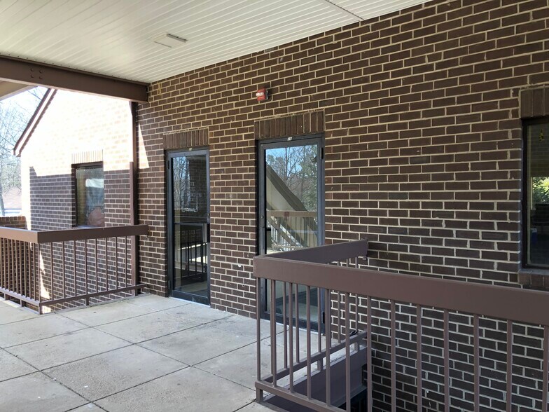 1276 Bannister Cir, Waldorf, MD à vendre - Photo du bâtiment - Image 3 de 6