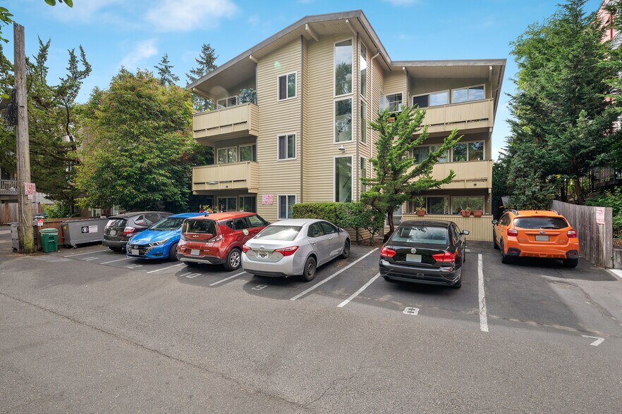 12348 33rd Ave NE, Seattle, WA for sale - Building Photo - Image 1 of 1