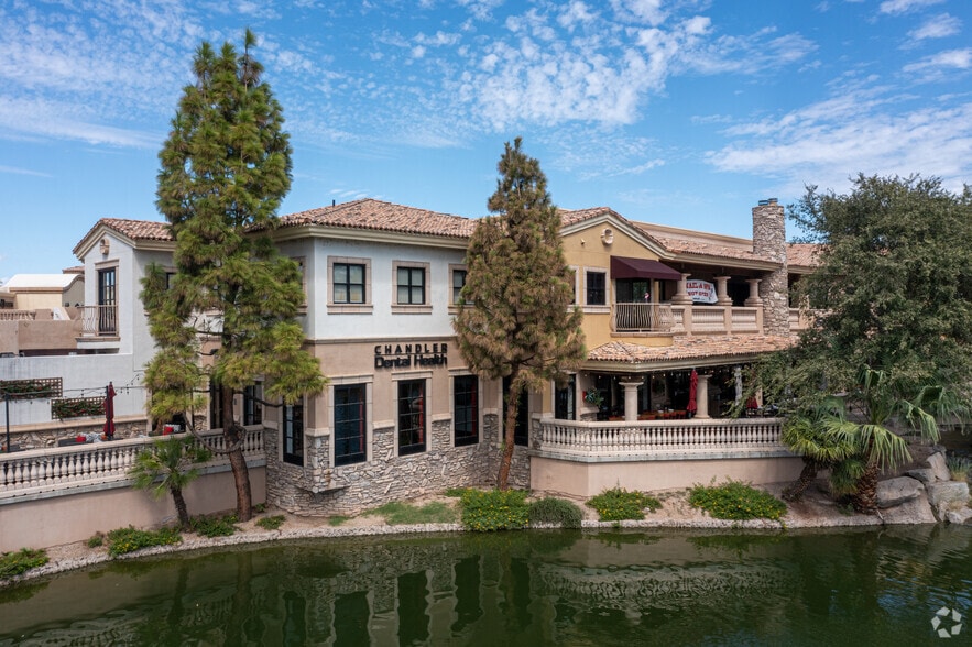 1035 W Queen Creek Rd, Chandler, AZ for lease - Building Photo - Image 2 of 6