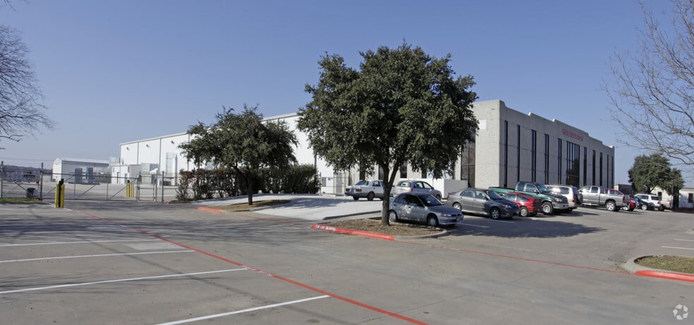 651 N Burleson Blvd, Burleson, TX for sale - Primary Photo - Image 1 of 4