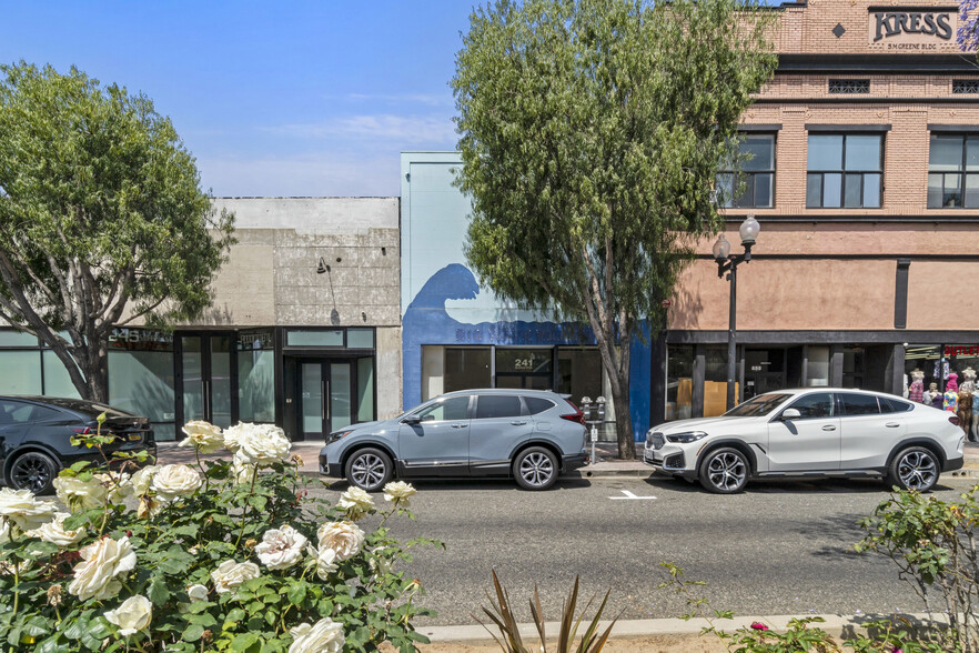 241 S Market St, Inglewood, CA for lease - Building Photo - Image 1 of 27