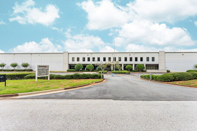 Plus de détails pour 2175 E Park Dr NE, Conyers, GA - Industriel à louer