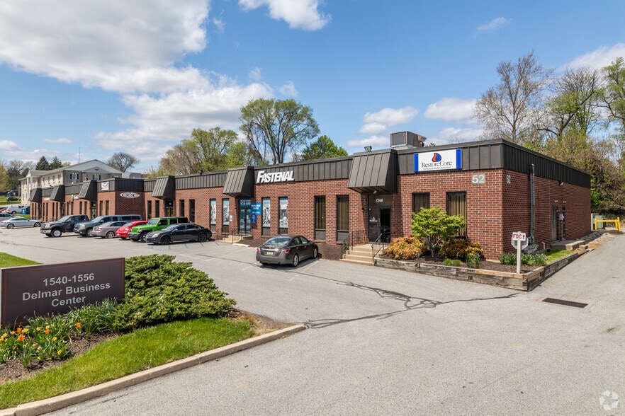1546-1556 Delmar Dr, Folcroft, PA à louer - Photo du bâtiment - Image 3 de 5