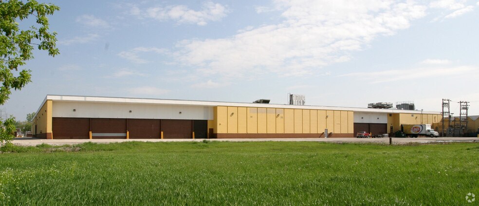 11100 W Cleveland Ave, West Allis, WI à vendre - Photo principale - Image 1 de 1