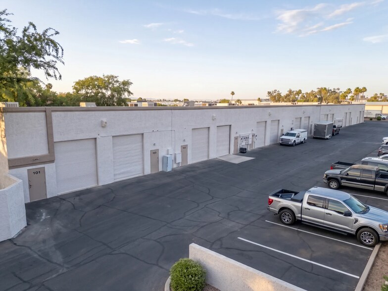 939 S 48th St, Tempe, AZ à louer - Photo du bâtiment - Image 3 de 5