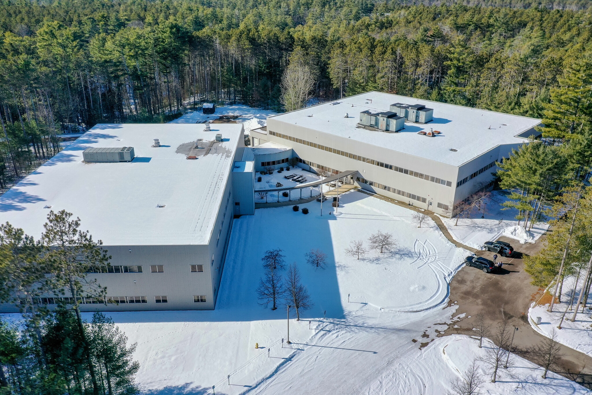 19 Thompson Dr, Essex, VT à louer Photo du bâtiment- Image 1 de 14