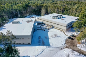 19 Thompson Dr, Essex, VT à louer Photo du bâtiment- Image 1 de 14