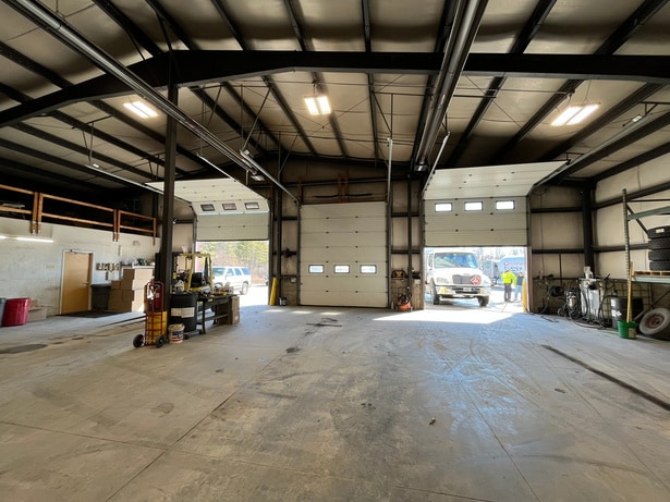 845 Old Post Rd, Arundel, ME for sale - Interior Photo - Image 3 of 7