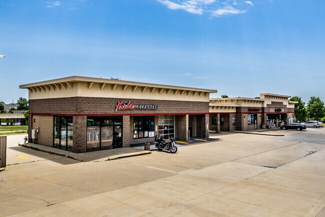 Plus de détails pour 11340 W 135th St, Overland Park, KS - Commerce de détail à vendre