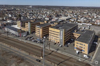 Plus de détails pour 480 Barnum Ave, Bridgeport, CT - Bureau, Industriel à louer