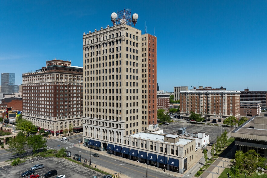 332 W Broadway, Louisville, KY for sale - Building Photo - Image 2 of 43