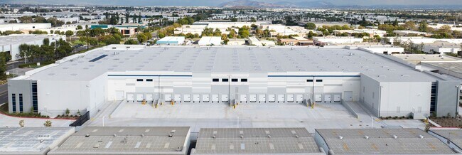 Plus de détails pour 1580 E Francis St, Ontario, CA - Industriel à louer