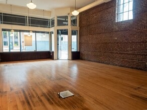 325-333 NE Russell St, Portland, OR for lease Interior Photo- Image 1 of 7