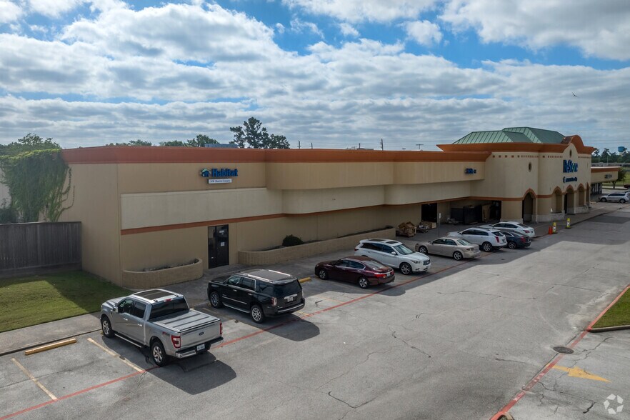 13300-13384 Jones, Houston, TX à louer - Photo du bâtiment - Image 3 de 4