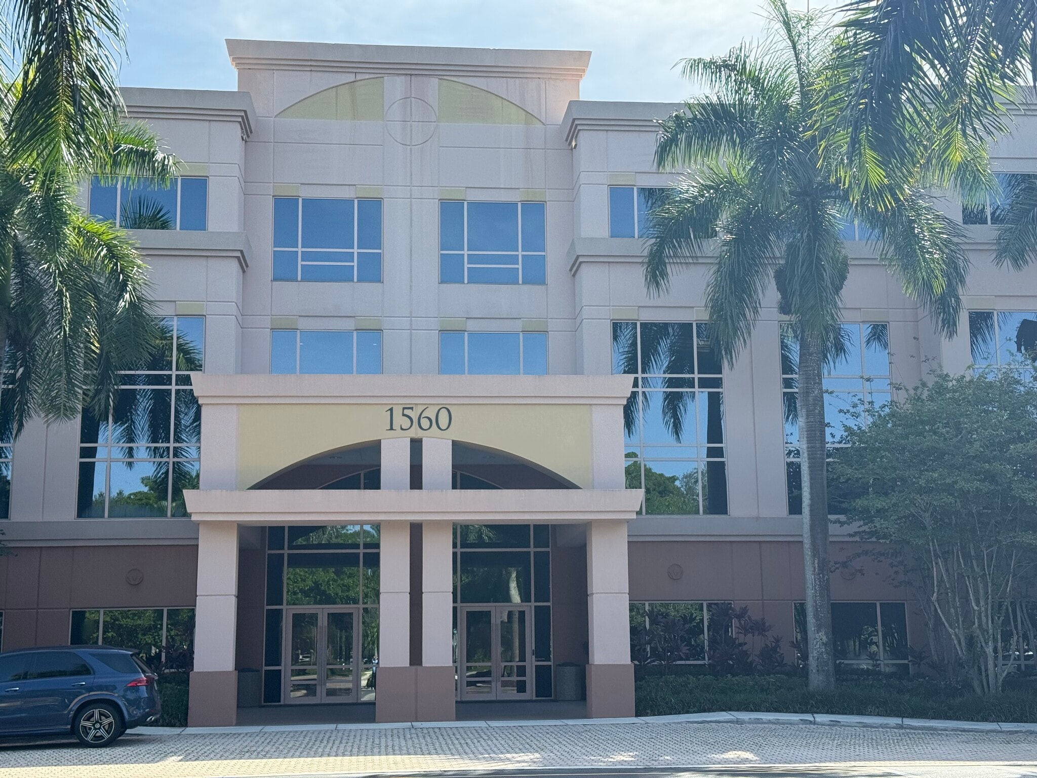 1560 Sawgrass Corporate Pkwy, Sunrise, FL for lease Primary Photo- Image 1 of 9