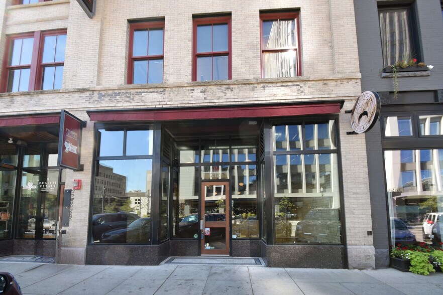 212 Broadway N, Fargo, ND for lease - Primary Photo - Image 1 of 2