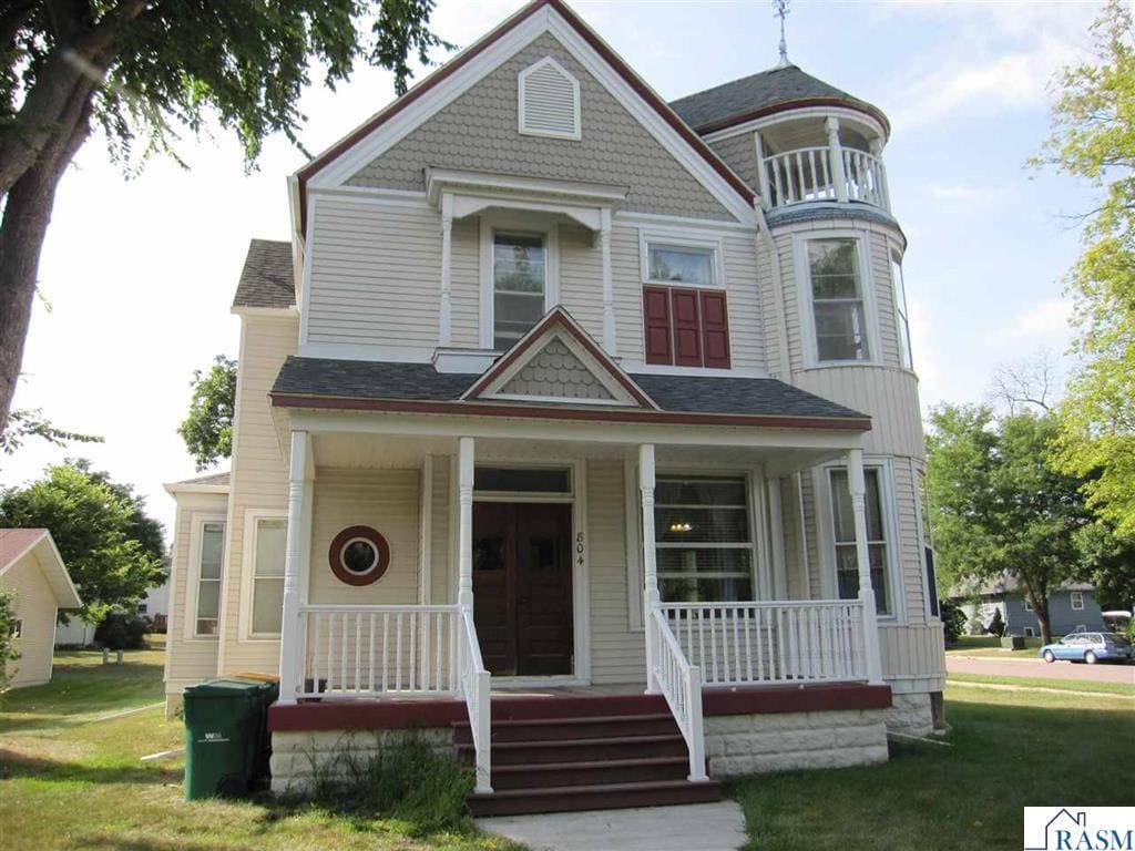 804 S 4th St, Saint Peter, MN à vendre Photo du bâtiment- Image 1 de 2