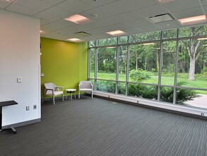 2102 Freeman Pky, Beloit, WI à louer Photo du bâtiment- Image 2 de 19