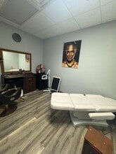 2512 White Tail Dr, Cedar Falls, IA for lease Interior Photo- Image 2 of 5