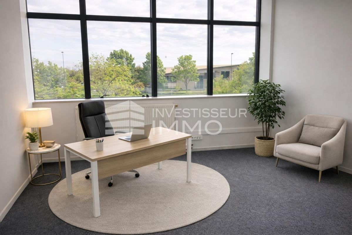 Office in Champigny Sur Marne for lease Interior Photo- Image 1 of 11
