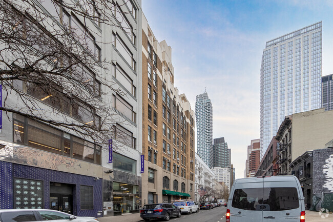 Plus de détails pour 333 W 52nd St, New York, NY - Bureau à louer