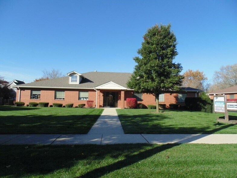 820 S Bartlett Rd, Streamwood, IL à louer - Photo du bâtiment - Image 2 de 3