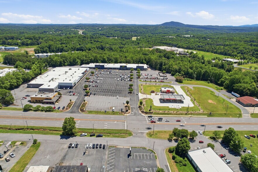 505-573 US 70 Hwy SW, Hickory, NC à louer - Aérien - Image 1 de 6