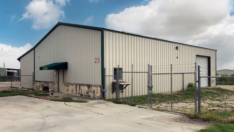 23 Nafta Cir, New Braunfels, TX for lease - Building Photo - Image 1 of 4