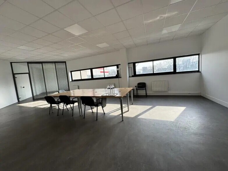 Bureau dans Saint-Denis à louer - Photo intérieure - Image 2 de 13