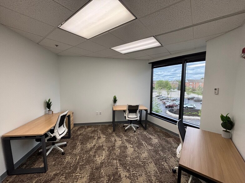 7965 N High St, Columbus, OH à louer - Photo du bâtiment - Image 2 de 28