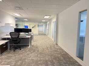 311 Park Place Blvd, Clearwater, FL for lease Interior Photo- Image 2 of 7