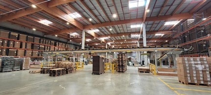 Industriel dans Rives à louer Photo intérieure- Image 2 de 7