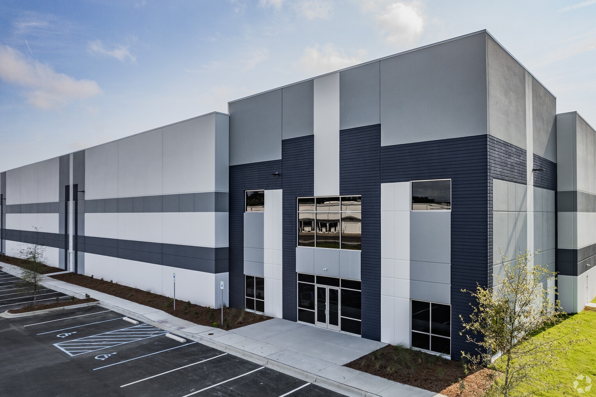562 Omni Industrial Blvd, Summerville, SC à louer Photo du bâtiment- Image 1 de 21