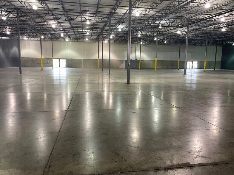 2901-2941 S Gettysburg Ave, Dayton, OH à louer - Photo intérieure - Image 2 de 10