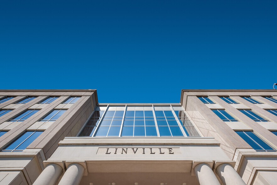 10130 Perimeter Pky, Charlotte, NC à louer - Photo du bâtiment - Image 3 de 9