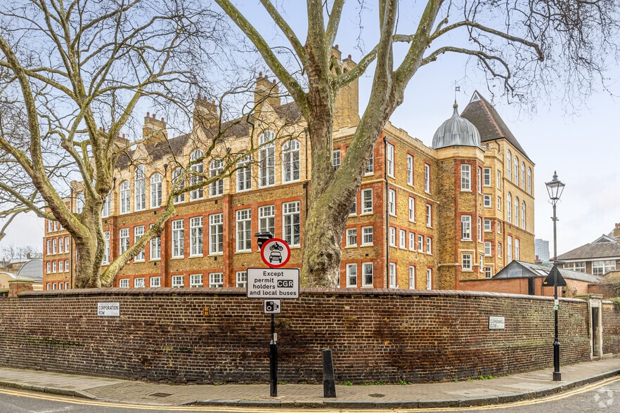 47 Kingsway Pl, London for lease - Primary Photo - Image 1 of 61