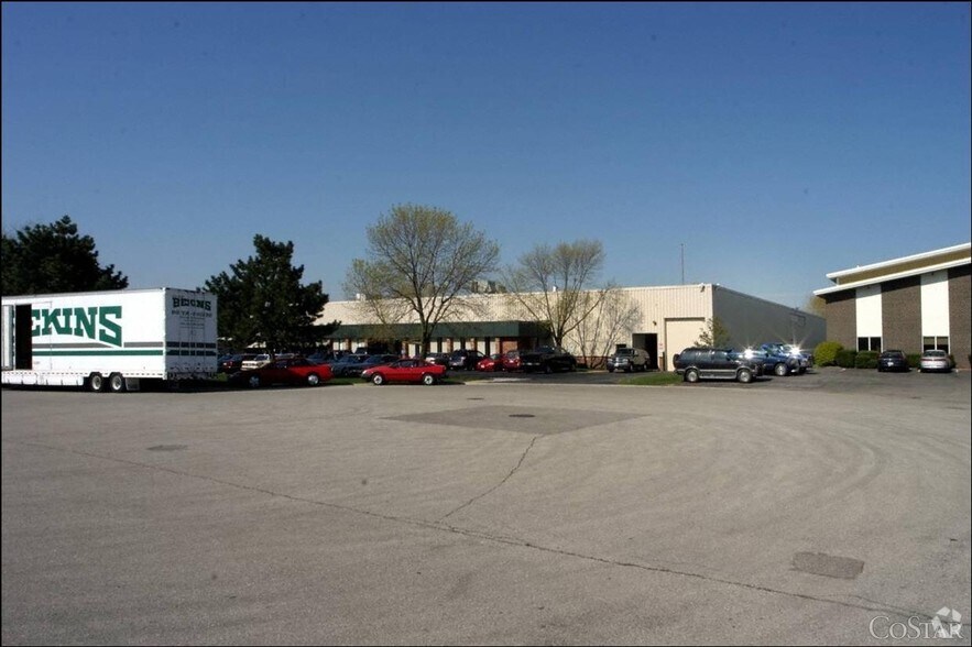 2330-2340 Ernie Krueger Cir, Waukegan, IL à louer - Photo du bâtiment - Image 2 de 5
