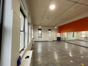 91-95 E 161st St, Bronx, NY à louer Photo du bâtiment- Image 2 de 7